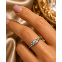Pre Owned Platinum Aqua Marine and Diamond Ring ZC23